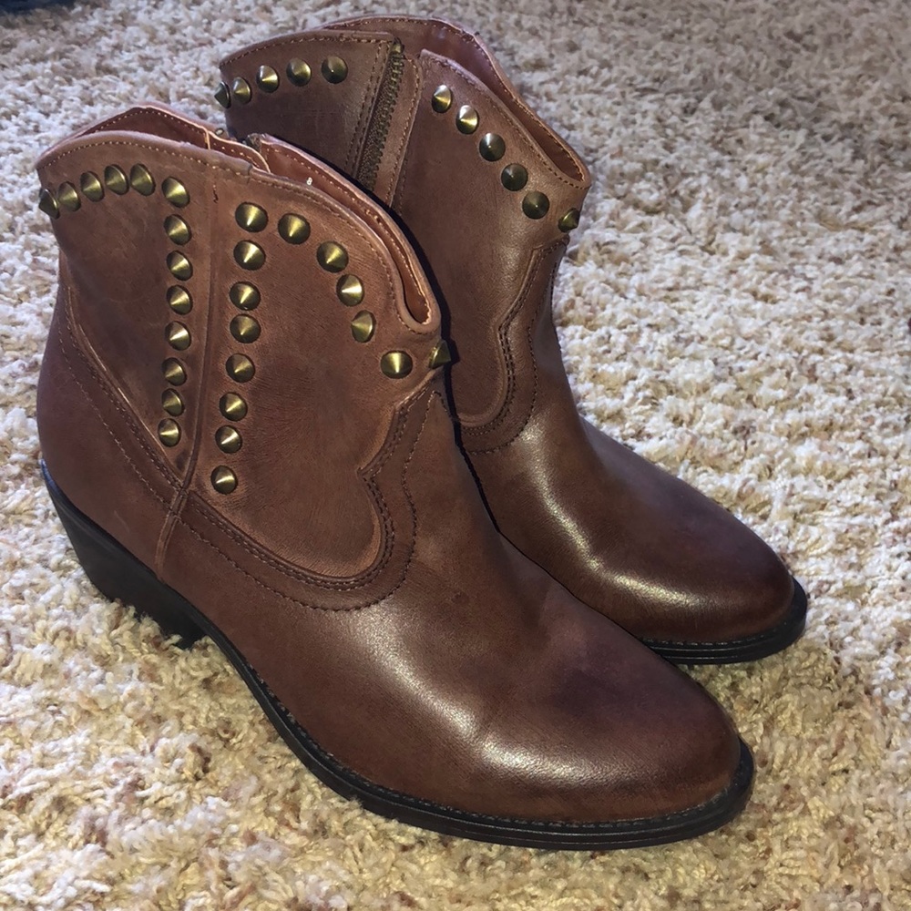 Brown short boots